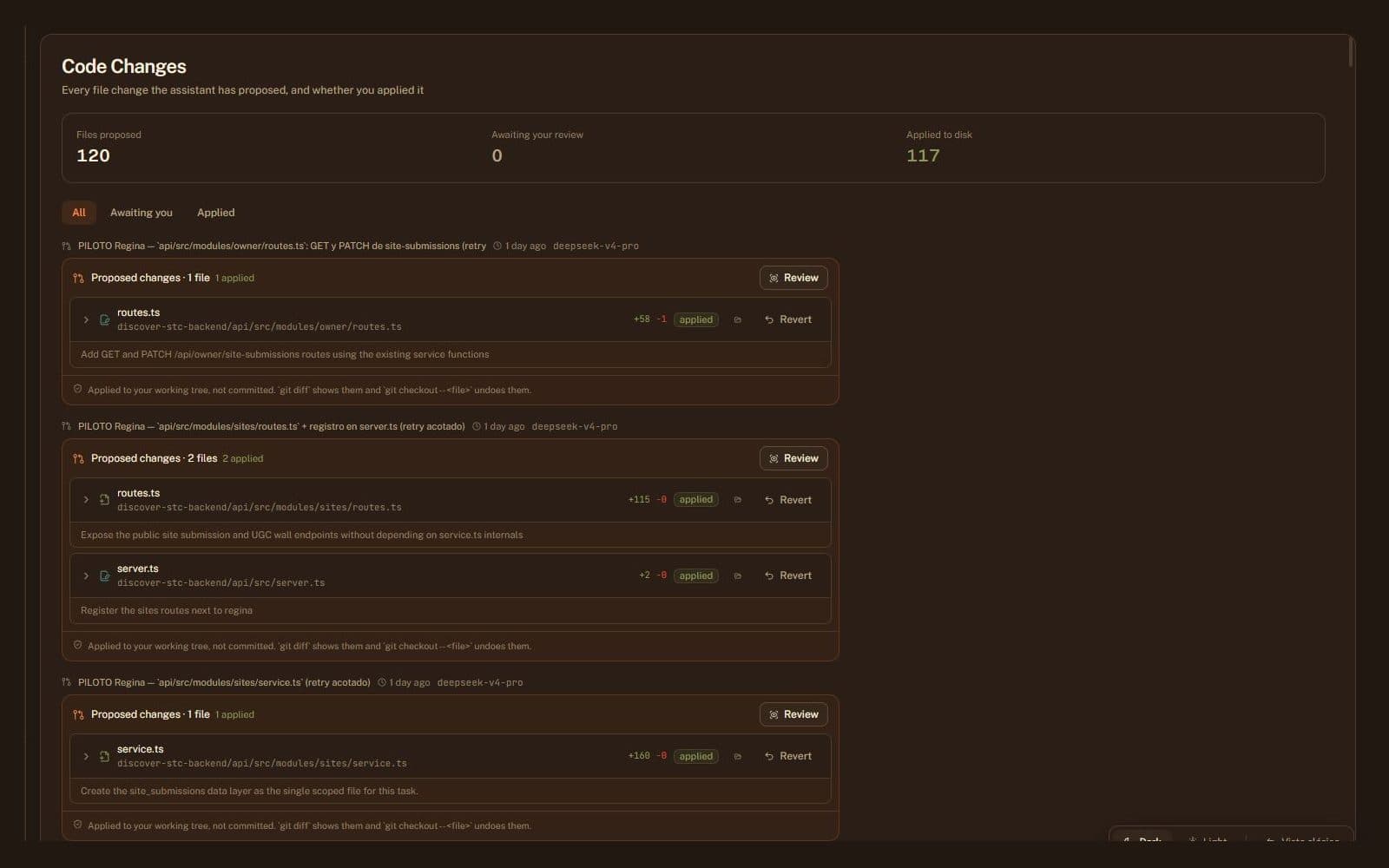 Der Atlas-Screen für Codeänderungen mit vorgeschlagenen Dateiänderungen, Diffs, Review- und Revert-Optionen.